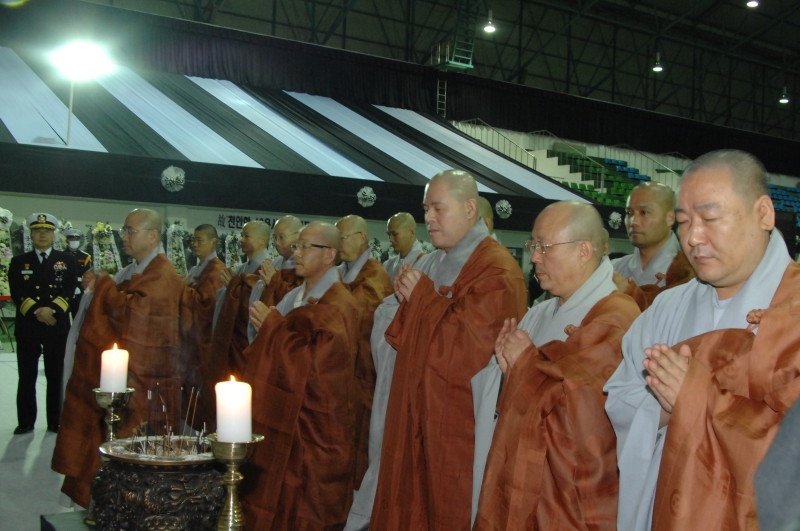 2010.04.27_천안함 2함대 조문 (12)
